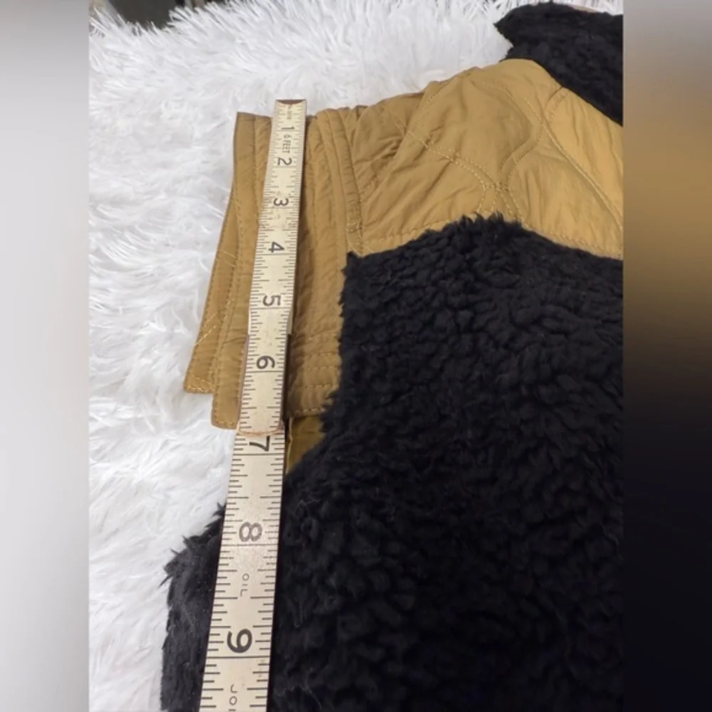 NWT faux fur lined olive green vest XS - Picture 8 of 10